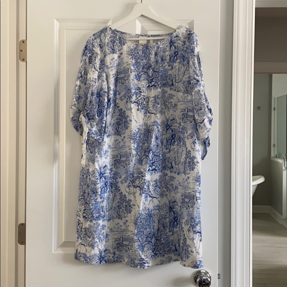 Blue and white jungle toile pattern shift dress